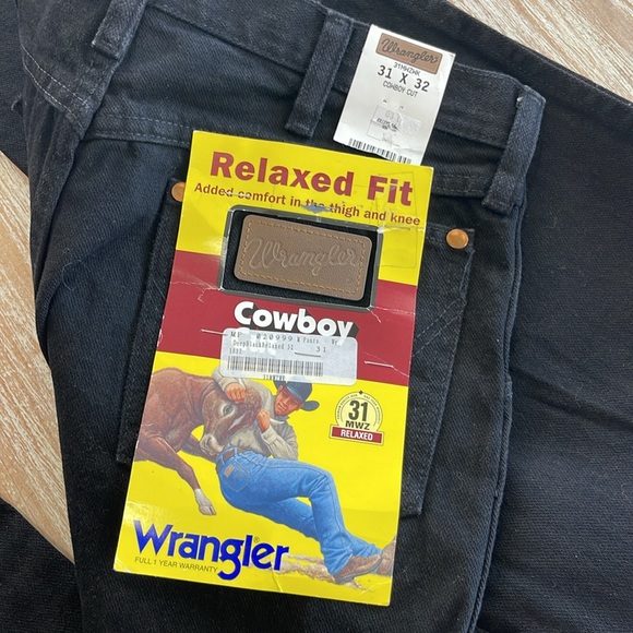 Wrangler Cowboy Cut black denim pants. 31 x 32. NWT never been worn - Picture 4 of 4